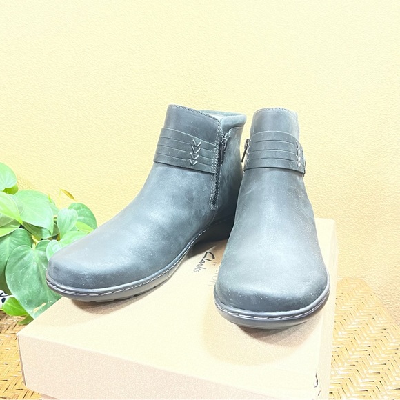 Clarks Cora Rae Traction Black Stretch Panel Stitched Soft Leather Ankle Booties - Picture 4 of 12